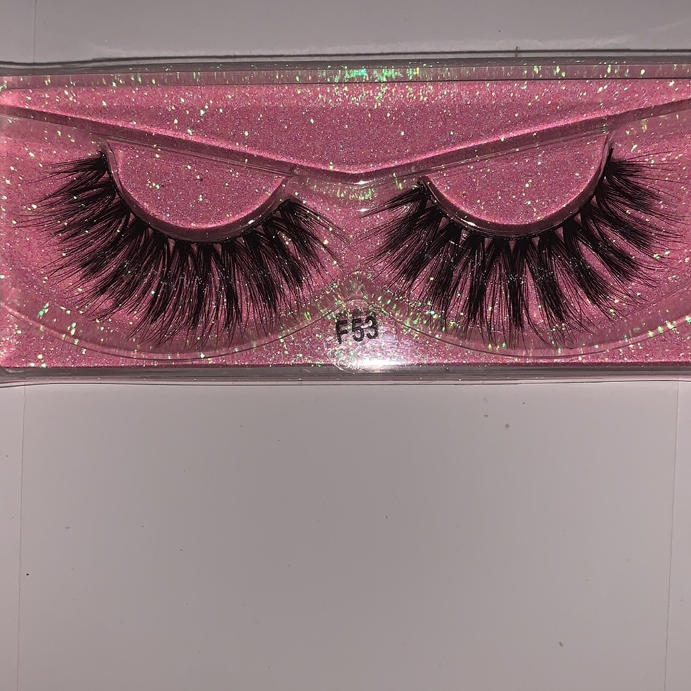 DRAMATIC LASHES - Picture 2 of 3